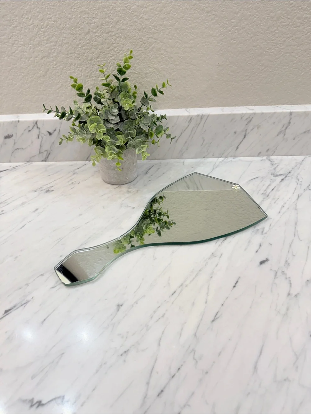 Vintage Frameless Handheld Vanity Mirror with Daisy